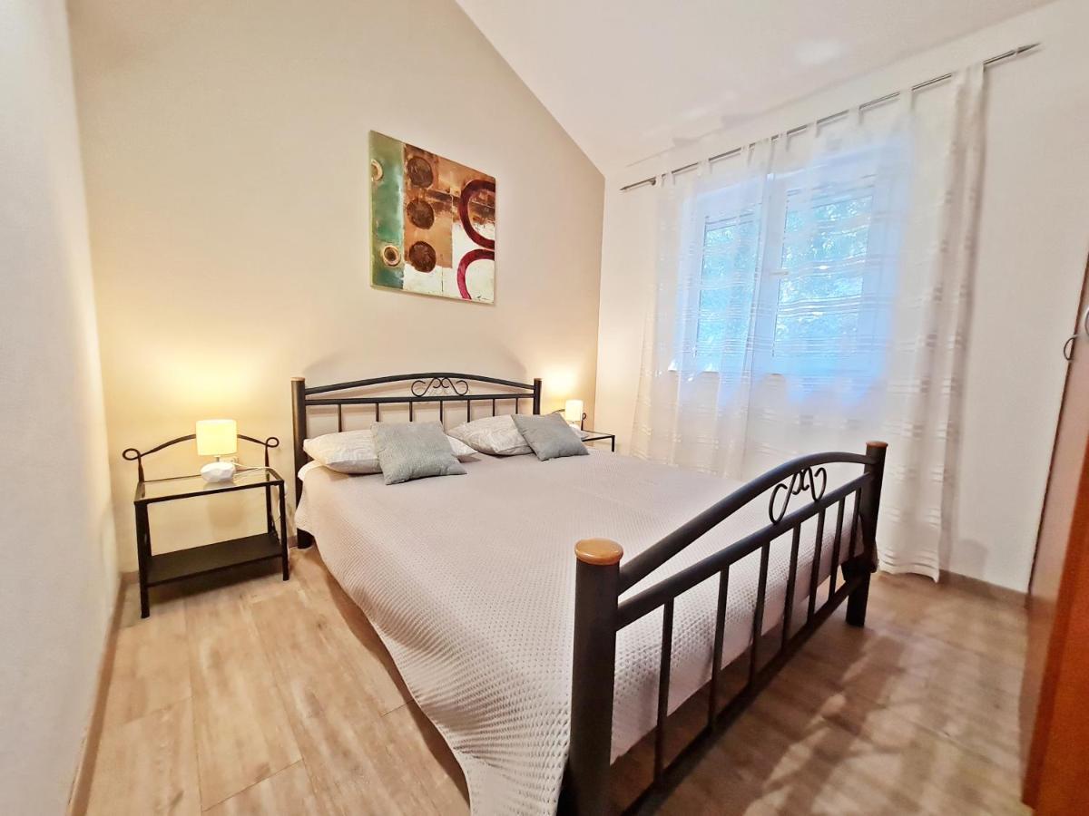 Apartment Ivana Borak Omiš Extérieur photo